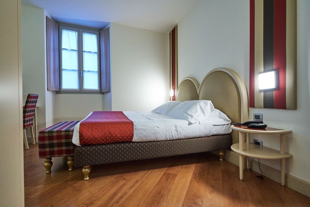 Hotel Centrale, BW Signature Collection Standard Room, 1 Queen Bed, Non Smoking (Converts to 2 Twin Beds)