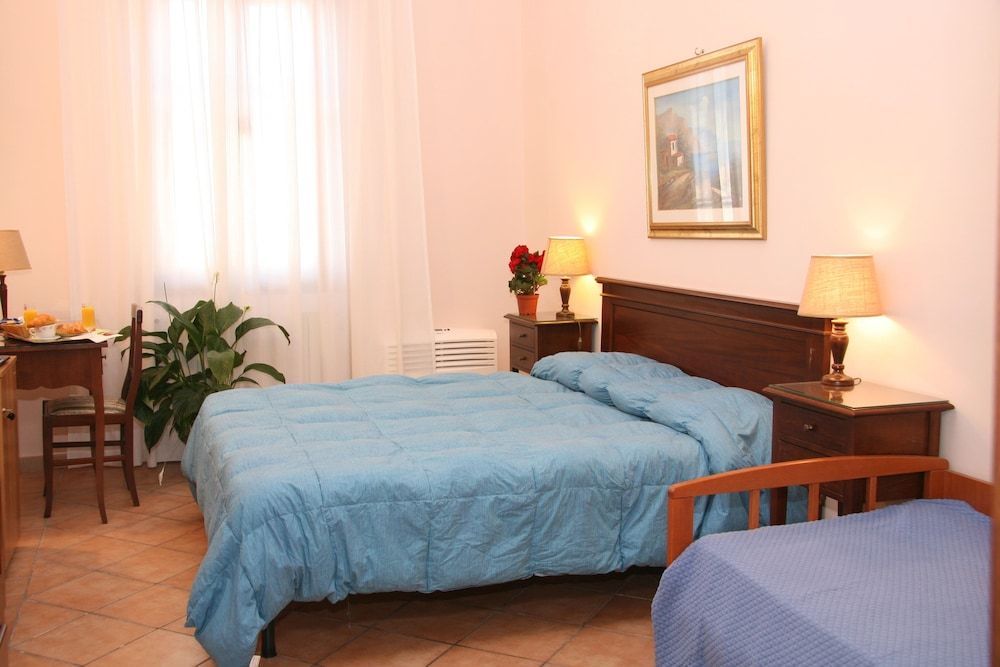 undefined Gaudí Guesthouse 8