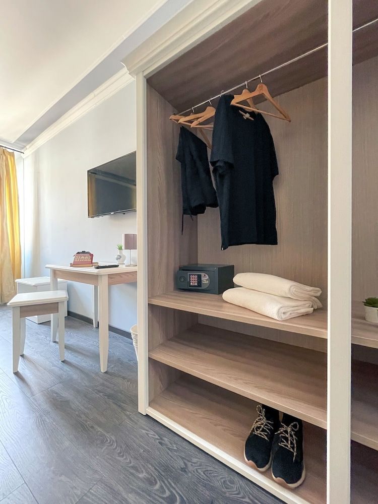 Hotel Gioia Double Room, 2 Twin Beds 9