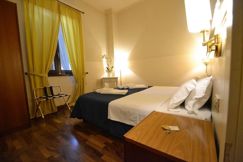 Hotel Posta Standard Double Room, 1 Double or 2 Twin Beds 2