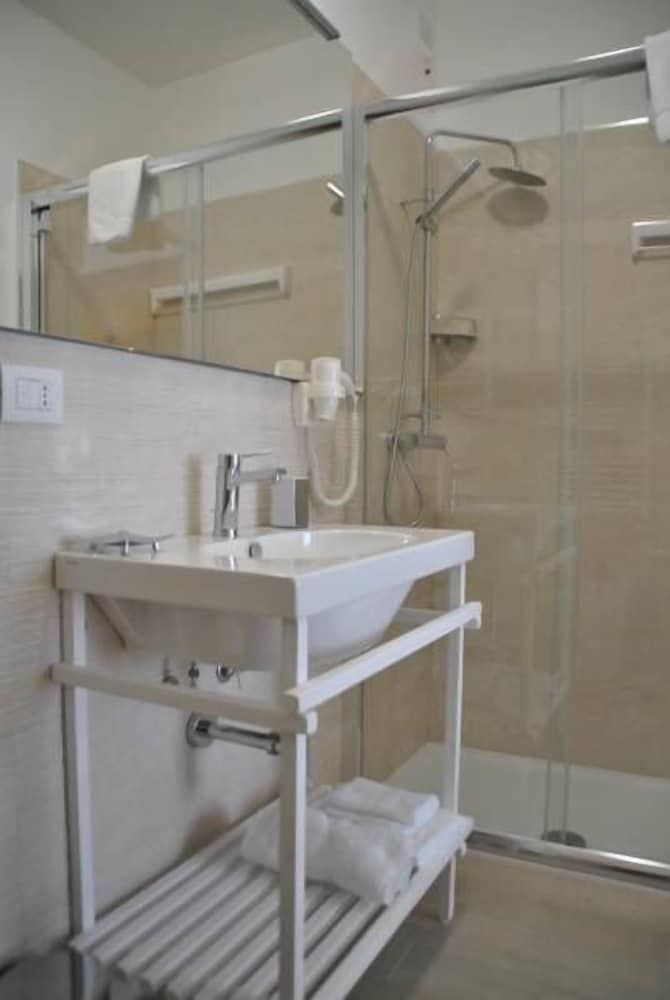 Double Room, 1 Queen Bed, Patio, Partial Sea View