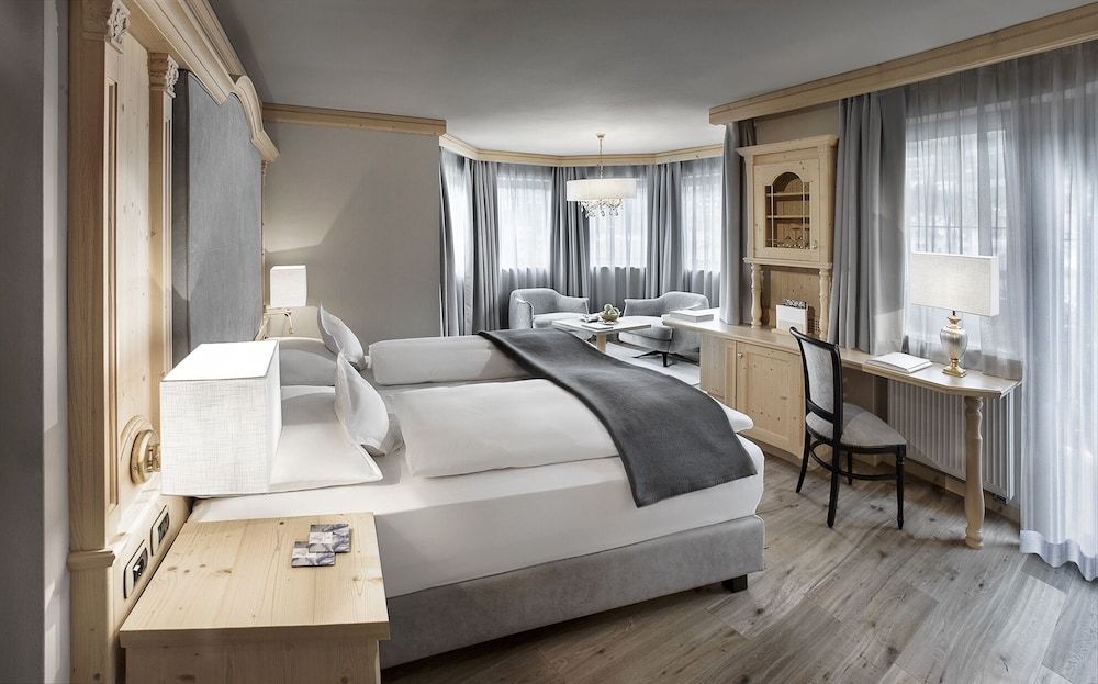 Gardena Grödnerhof Hotel & Spa Superior Room 8