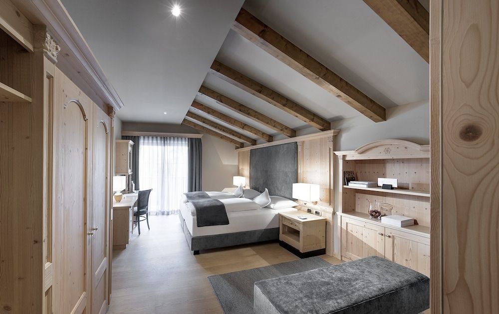 Gardena Grödnerhof Hotel & Spa Deluxe Suite (Gardena)