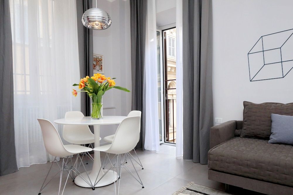 Propaganda Suites Deluxe Townhome 26