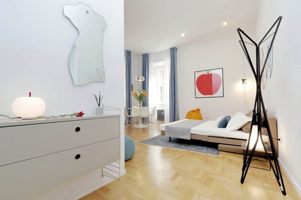 Propaganda Suites Superior Townhome 9