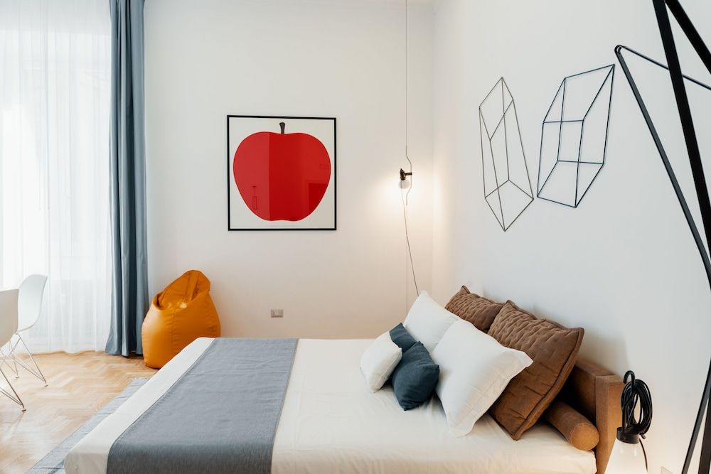 Propaganda Suites Superior Townhome 7