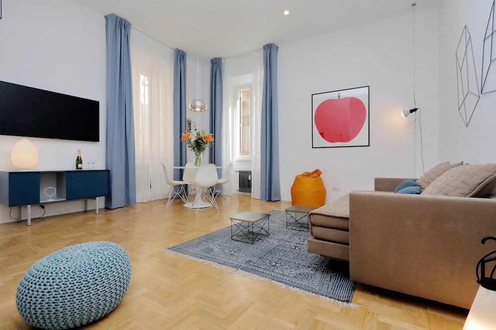 Propaganda Suites Superior Townhome 20