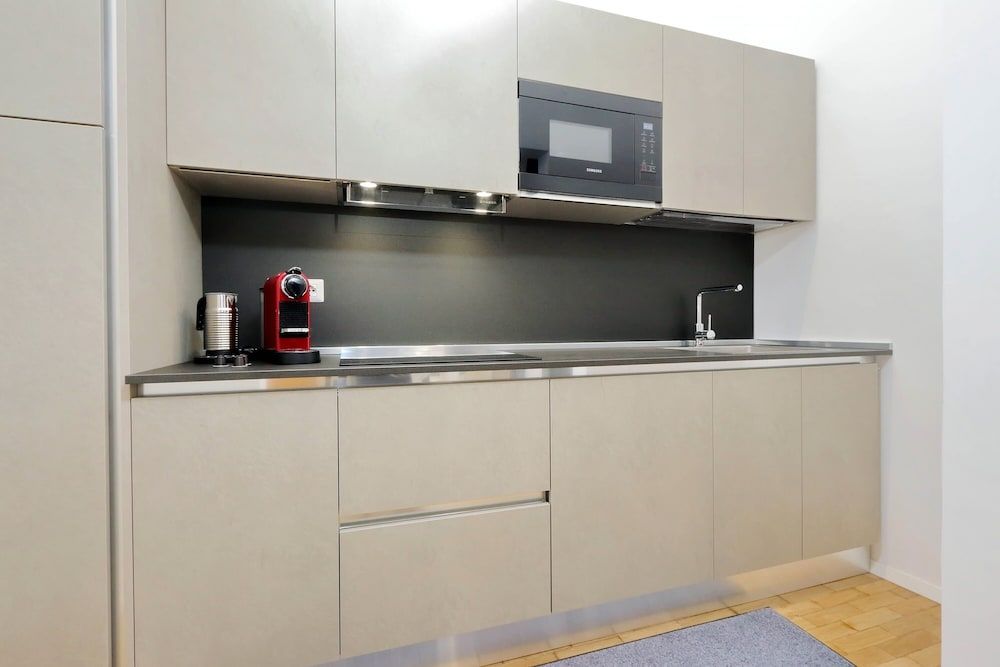 Propaganda Suites Superior Townhome 18