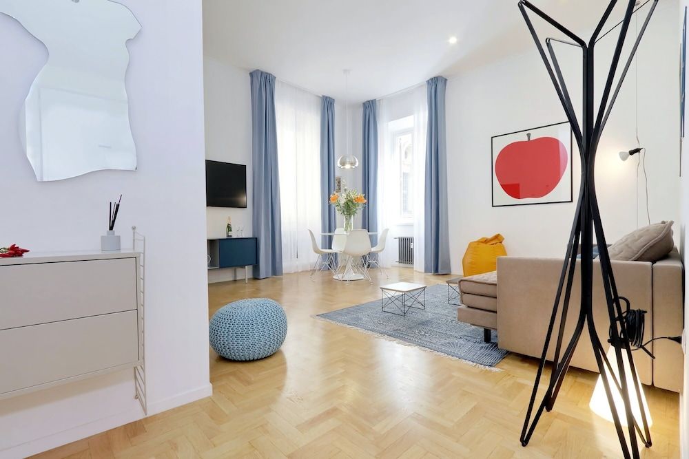 Propaganda Suites Superior Townhome 22