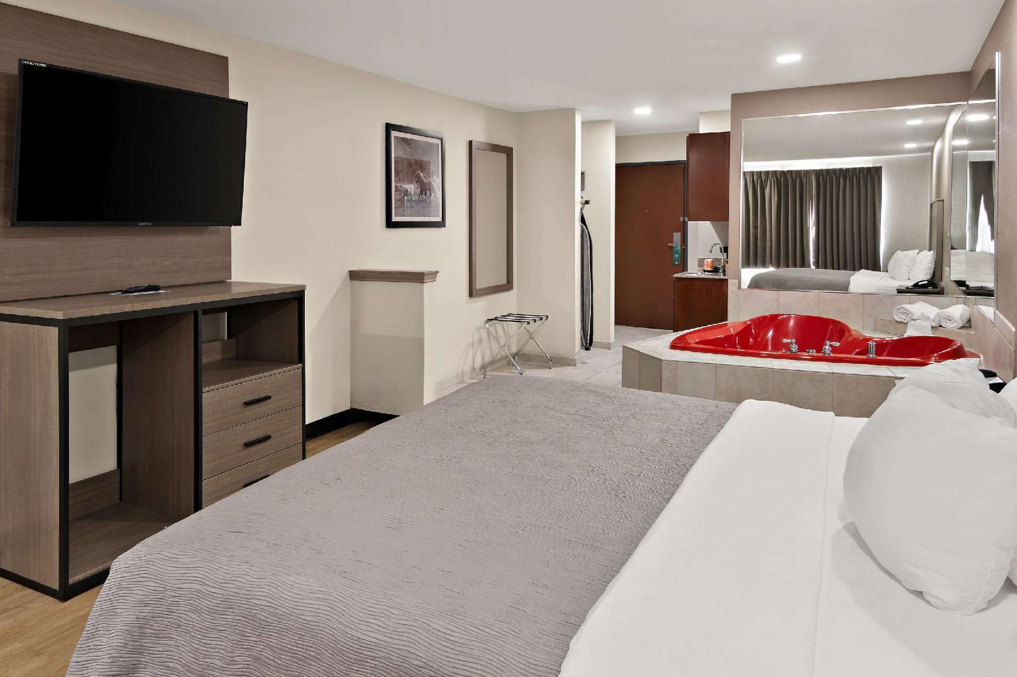 Suite - 1 King Bed, Non-Smoking