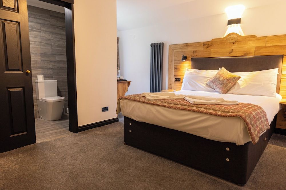 The Blue Boar Inn King Room 6