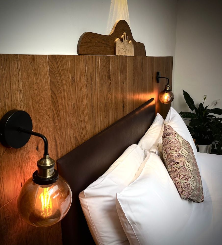 The Blue Boar Inn King Room 5