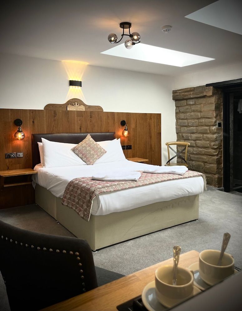 The Blue Boar Inn King Room 12