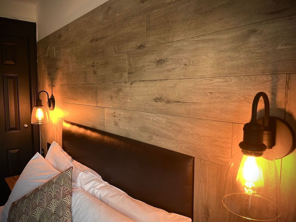 The Blue Boar Inn King Room 28