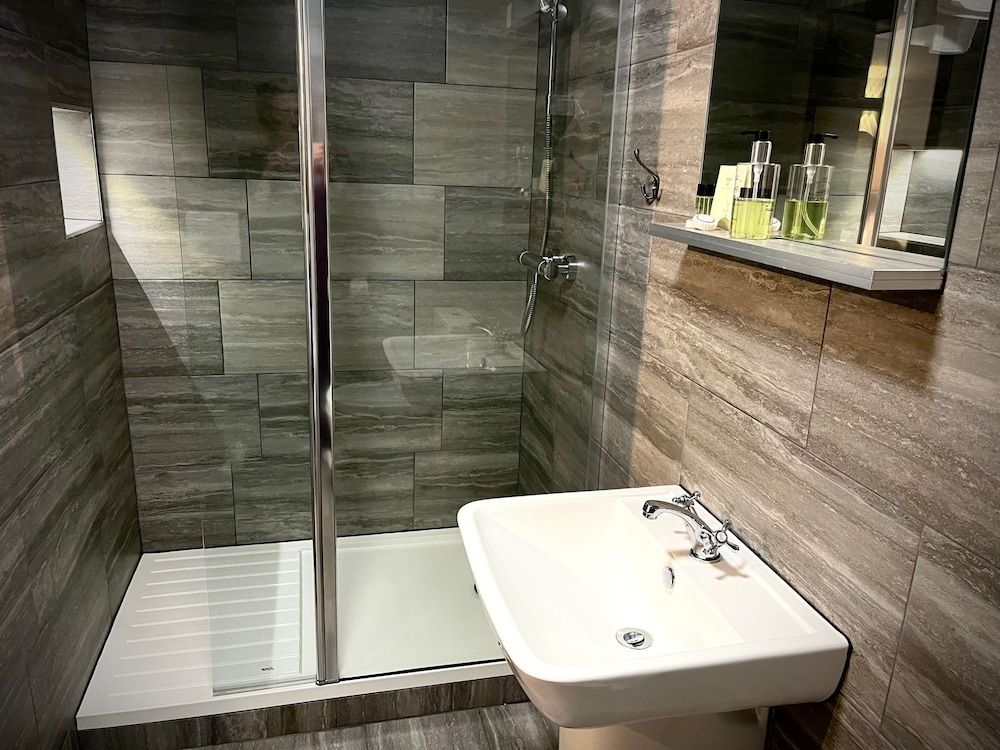 The Blue Boar Inn King Room 18