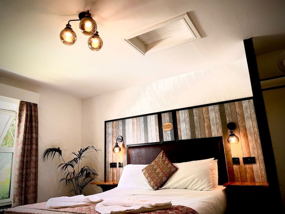 The Blue Boar Inn King Room 15