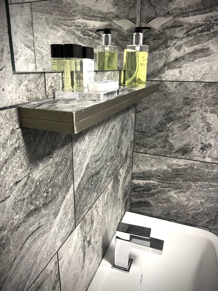 The Blue Boar Inn King Room 21