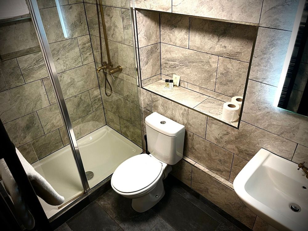 The Blue Boar Inn King Room 19