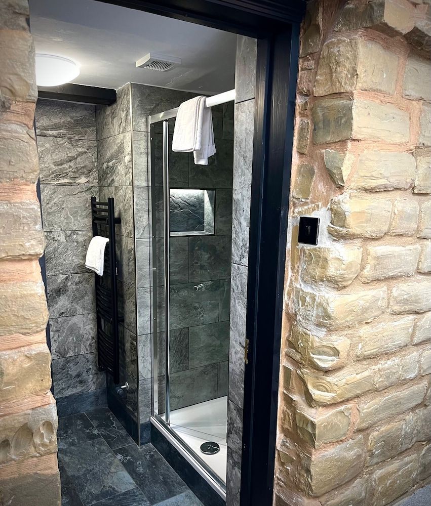 The Blue Boar Inn King Room 24