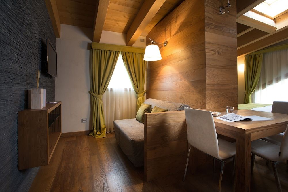 Sottovento Luxury Hospitality Deluxe Suite, Balcony 5