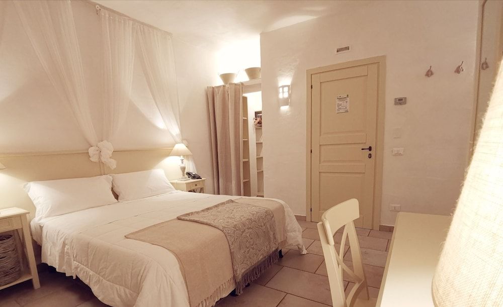 Le Nicchie Guest House Standard Double Room, Garden View 2