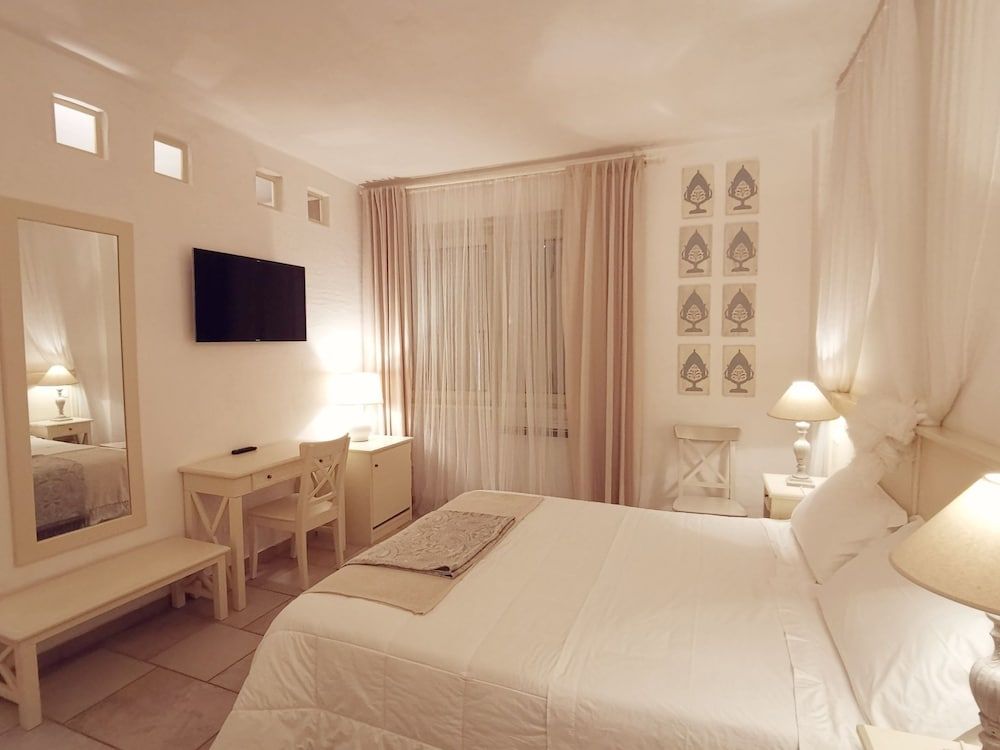 Le Nicchie Guest House Standard Double Room, Garden View 7