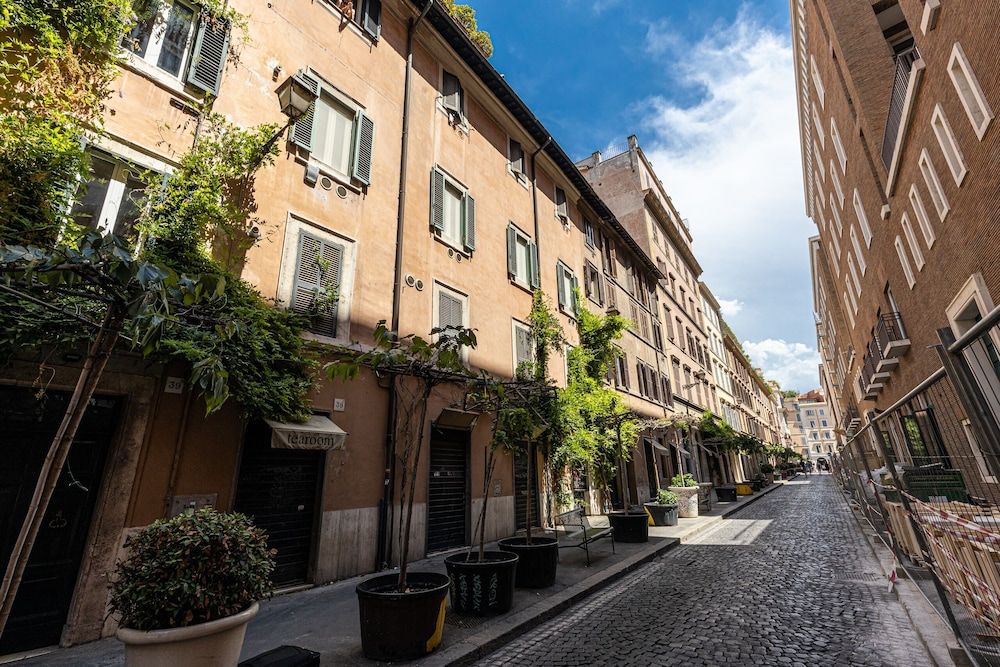 undefined Spagna Boutique 5