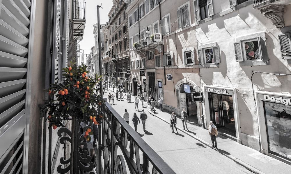 undefined Spagna Boutique 6