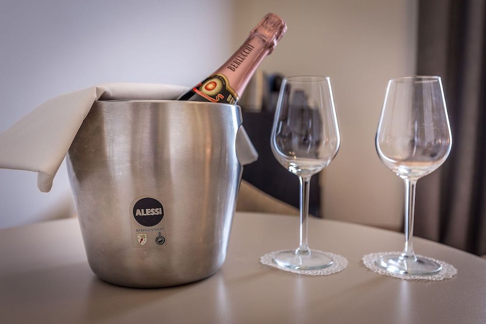 Room Service - Dining