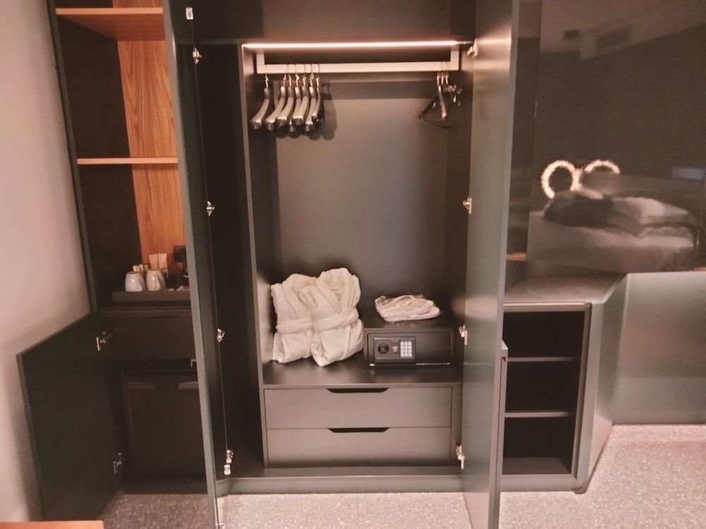 Hotel Ristorante Al Caminetto WorldHotels Crafted Adults Only Junior Suite, 1 King Bed, Terrace, Lake View 14