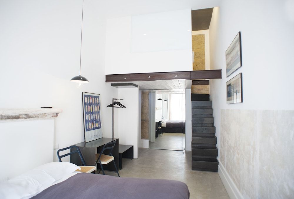 Belledonne Suite & Gallery Comfort Double Room 8