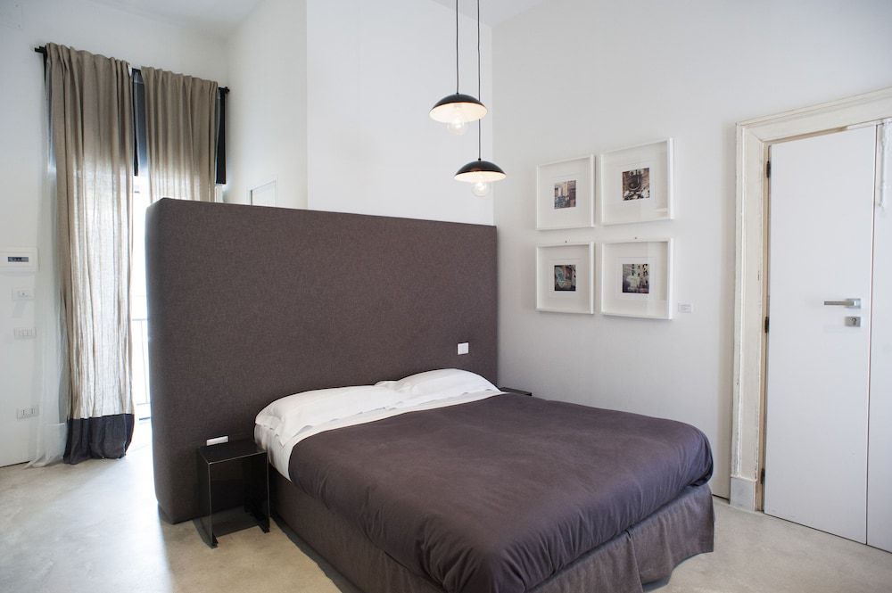 Belledonne Suite & Gallery Comfort Double Room 9