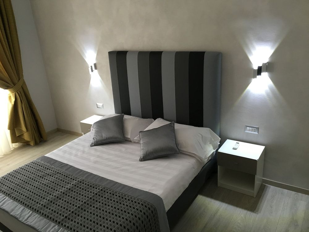 undefined Roma Veneto Relais 2