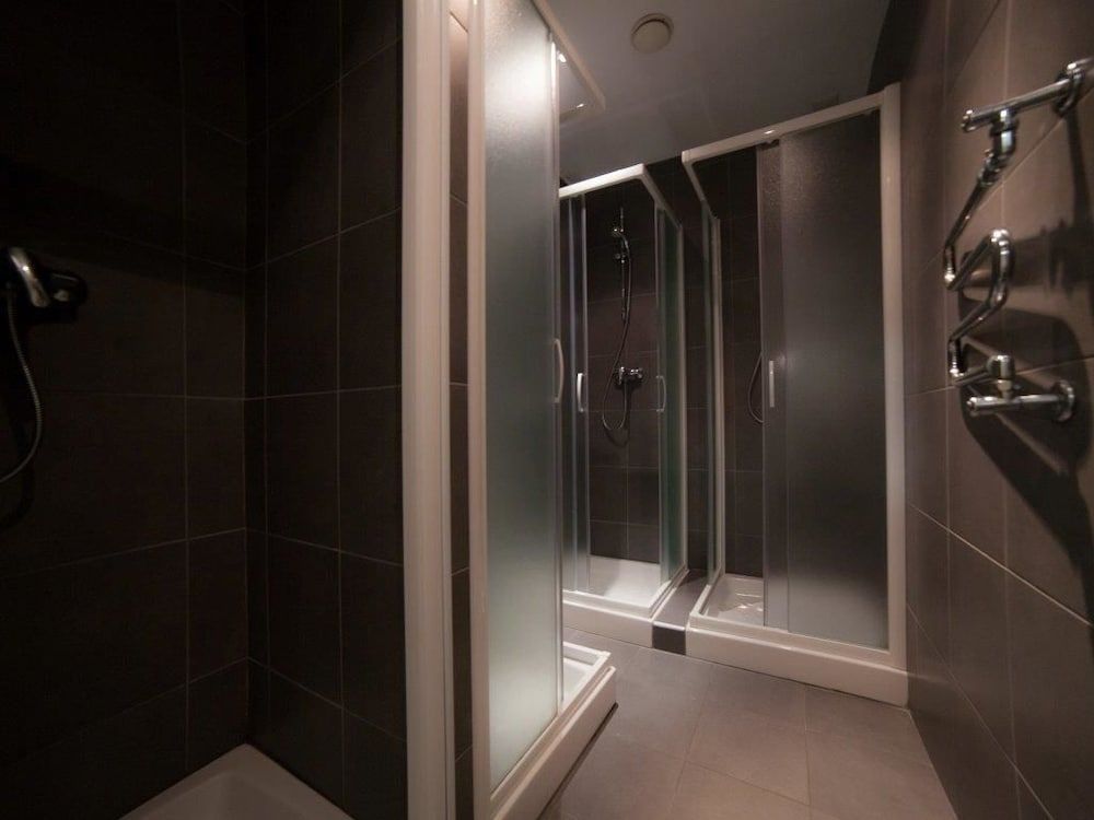 New Generation Hostel Città Studi PREMIUM SHARED Men Dorm 4 People 5