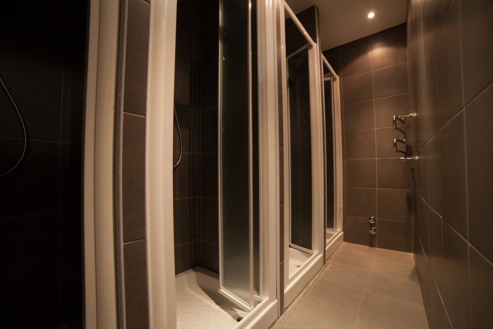 New Generation Hostel Città Studi PREMIUM SHARED Men Dorm 4 People 2