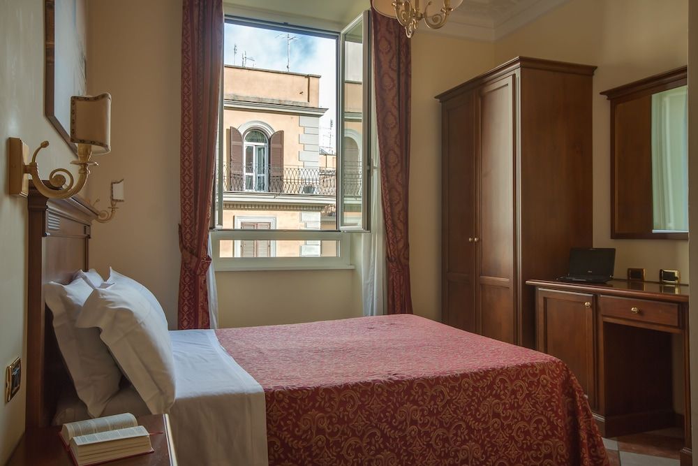 undefined Hotel RomAntica 4