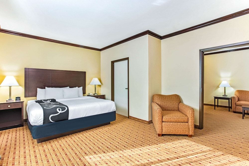Family Suite, 1 King Bed with Sofa bed, Non Smoking (Living Room)