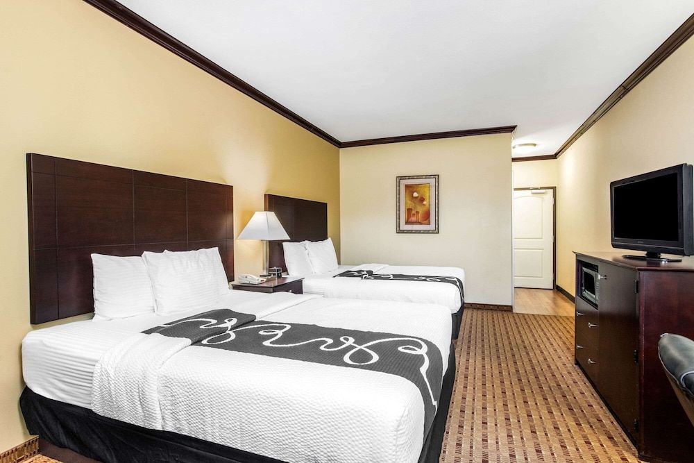 Room, 2 Queen Beds, Accessible, Non Smoking (Tub with Grab Bars)