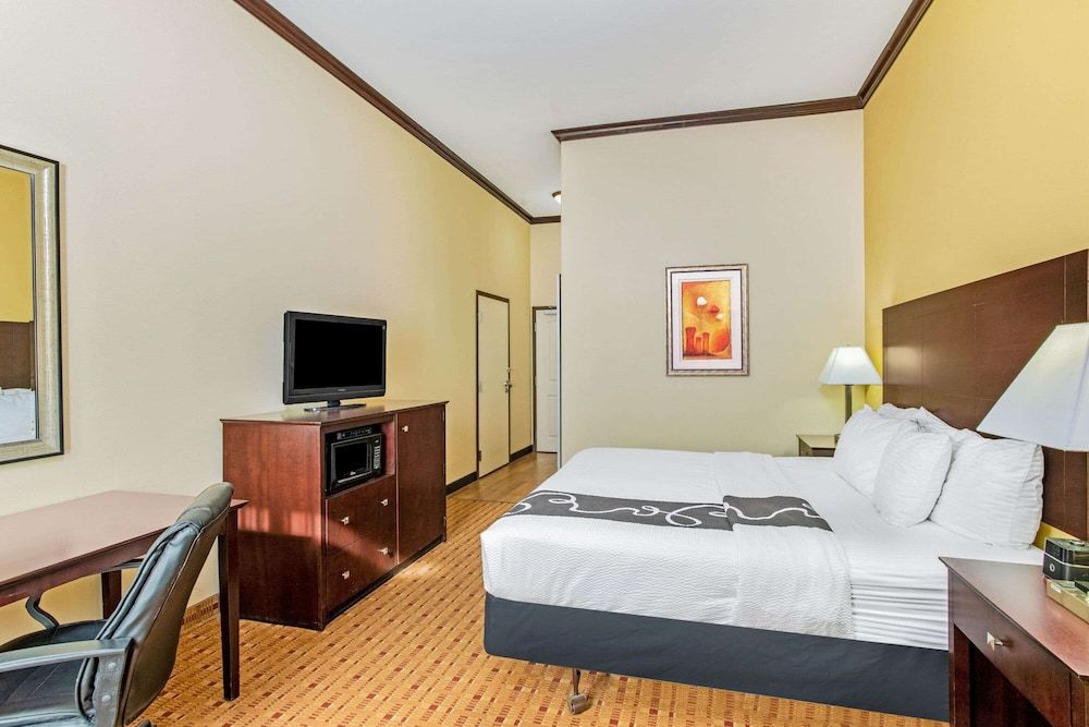 Deluxe Room, 1 King Bed, Non Smoking
