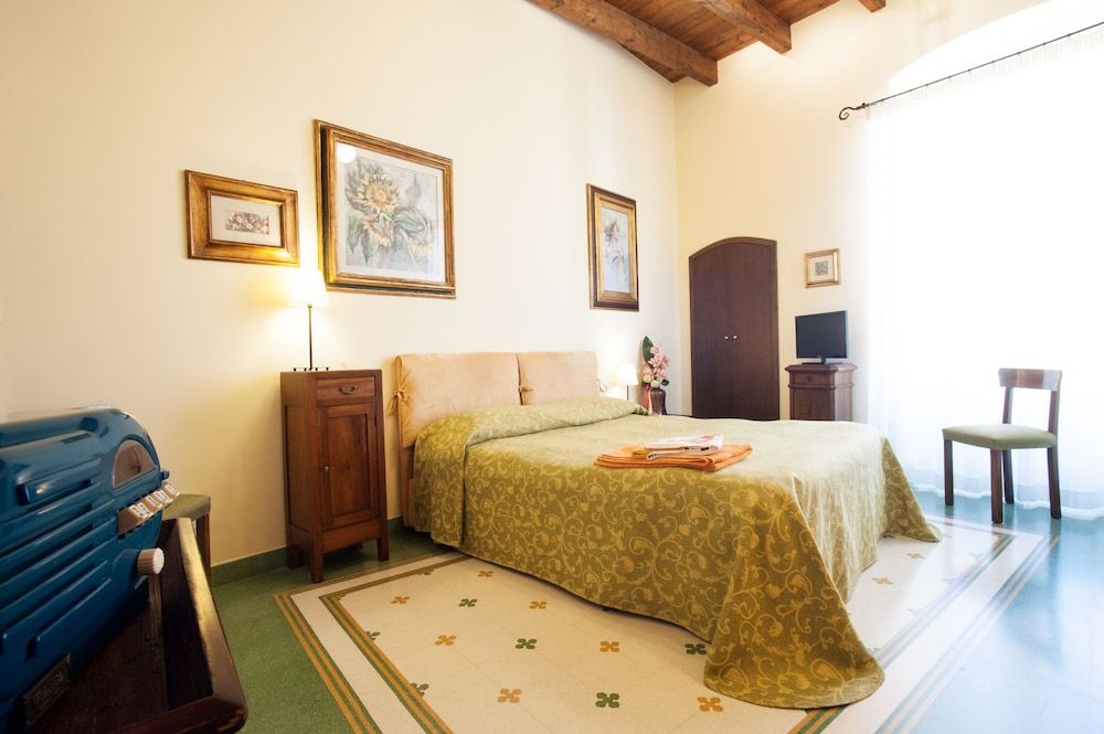 VinsLounge B&B Quadruple Room 7