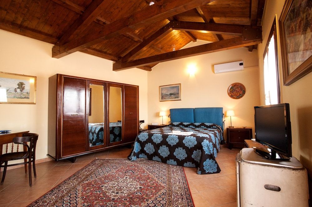 VinsLounge B&B Quadruple Room 11