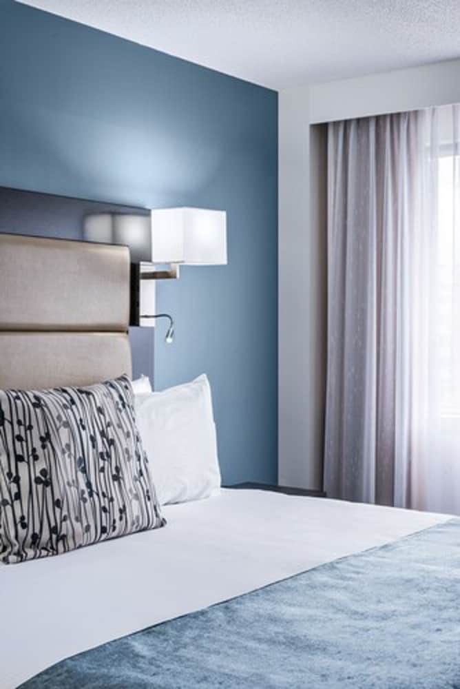 undefined Ottawa Embassy Hotel 9