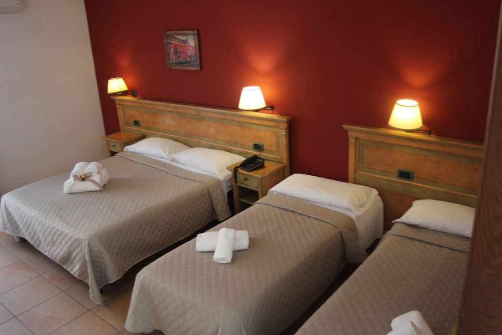 Hotel Santa Caterina Quadruple Room 7