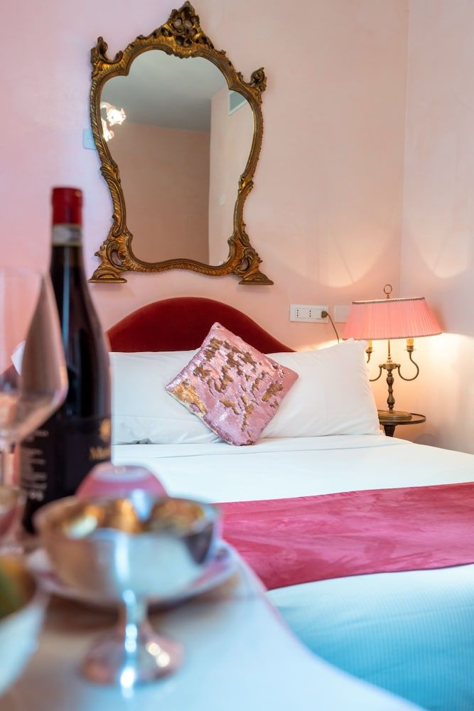 Palazzo San Luca Classic Double Room, Ensuite