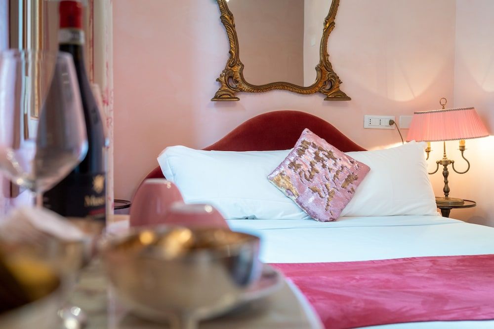 Palazzo San Luca Classic Double Room, Ensuite 2