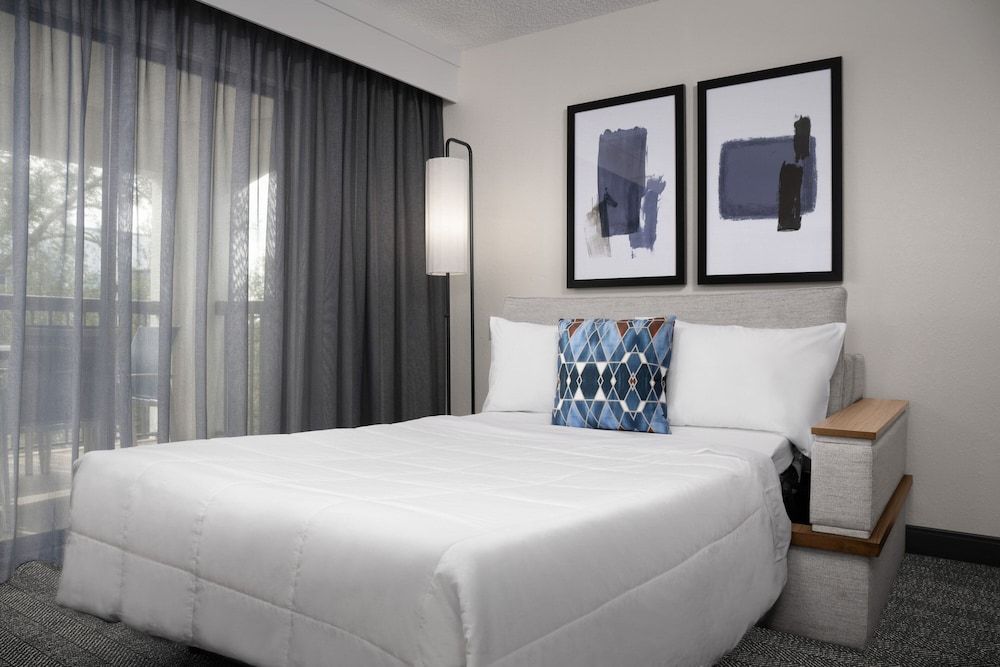 Suite, 1 Bedroom, Balcony, Corner
