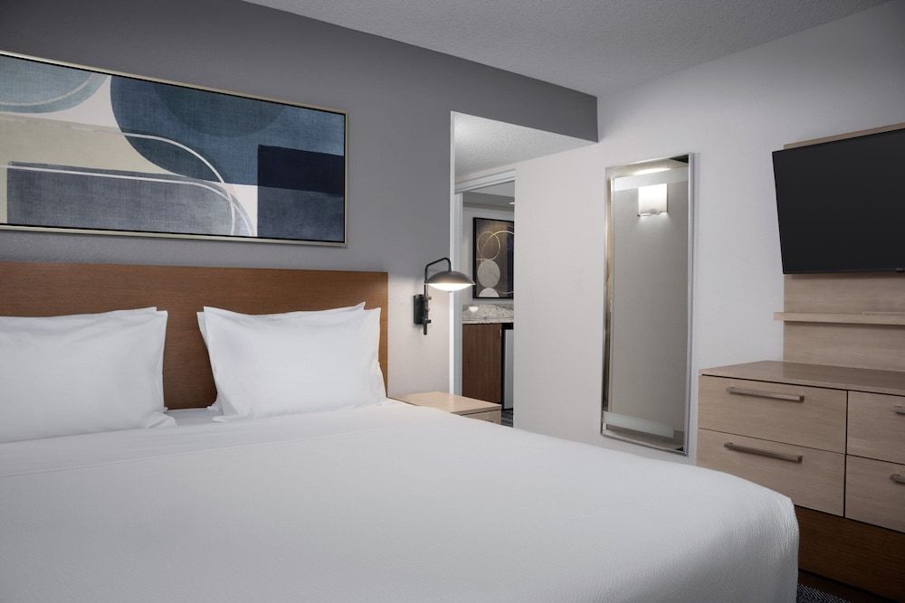 Suite, 1 Bedroom, Balcony, Corner