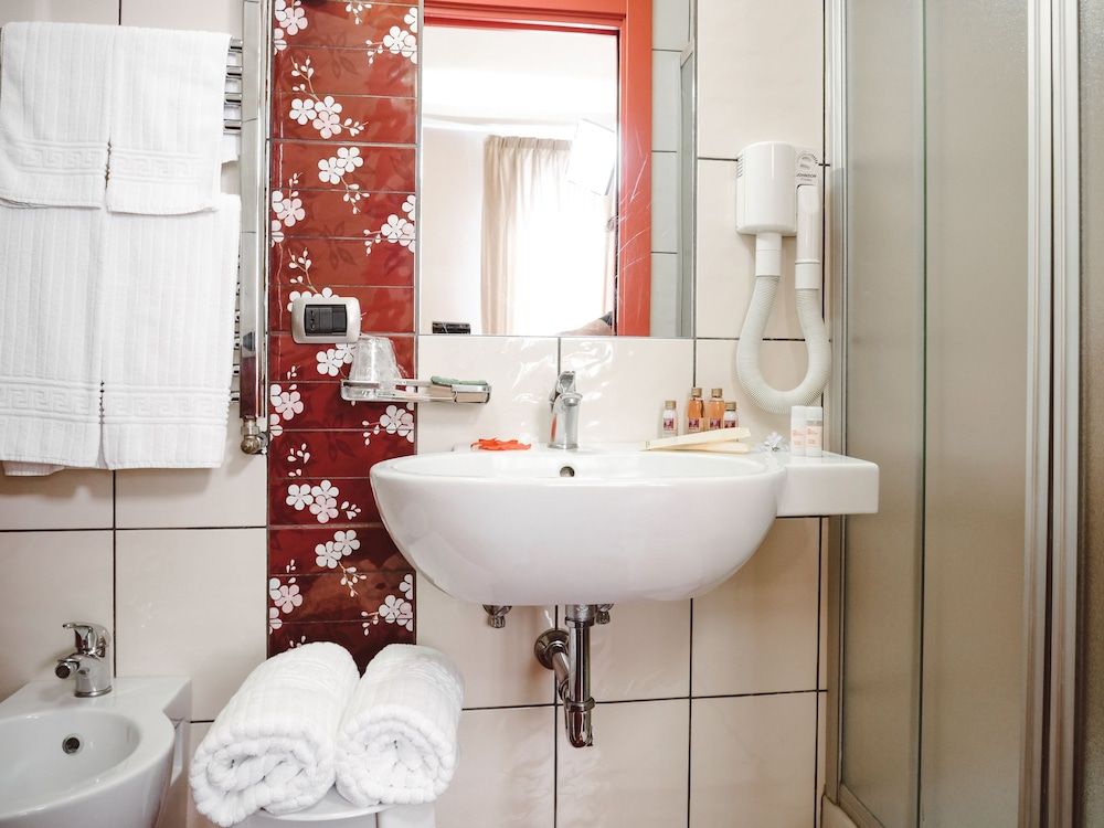 Diana Pompei Superior Double Room 5