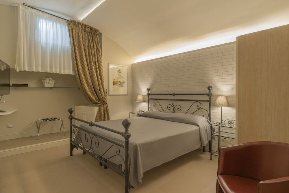 undefined Etruria Relais and Wine 5