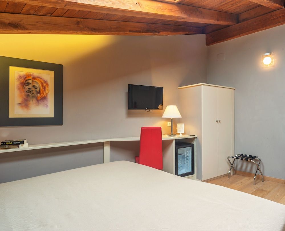 undefined Etruria Relais and Wine